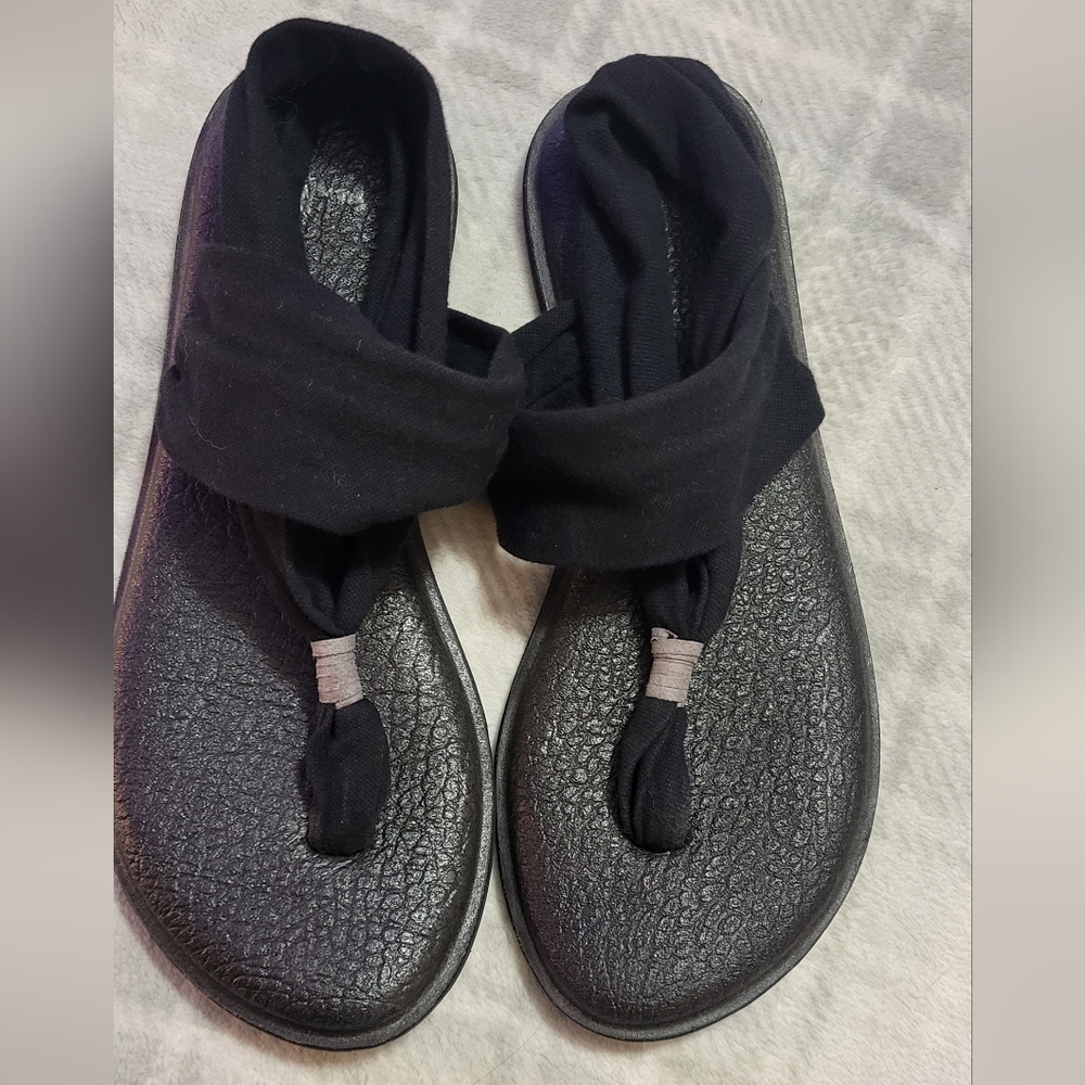 Sanuk Black Stretchy Cloth Wrap Yoga Mat Foot Bed Sandals Size 8